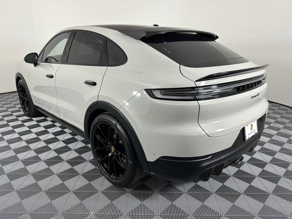Thumbnail: 2024 Porsche  - 3
