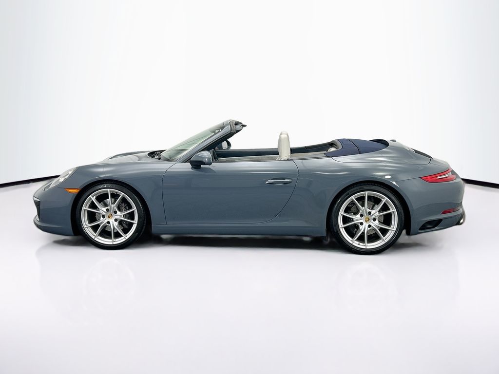 Thumbnail: 2017 Porsche 911 - 2