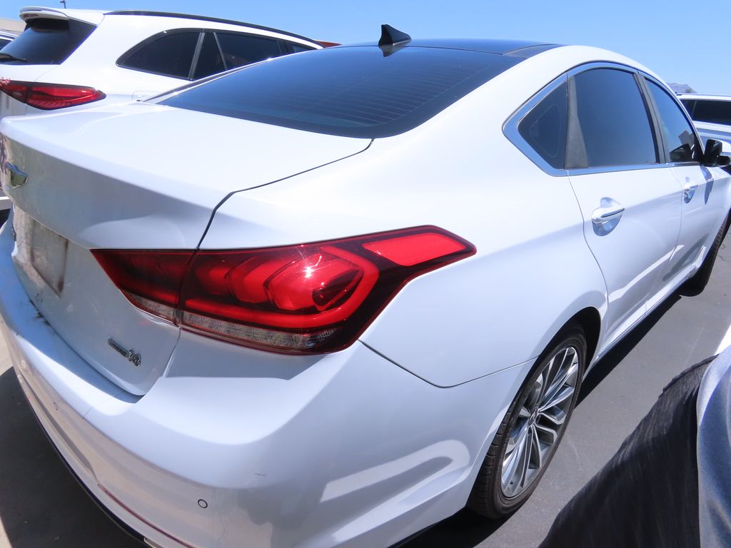 Thumbnail: 2015 Hyundai Genesis - 3