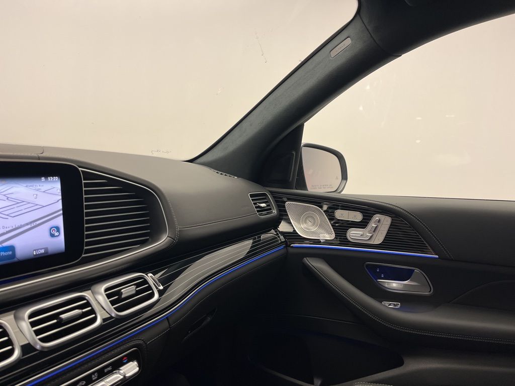 Thumbnail: 2026 Mercedes-Benz GLE - 21