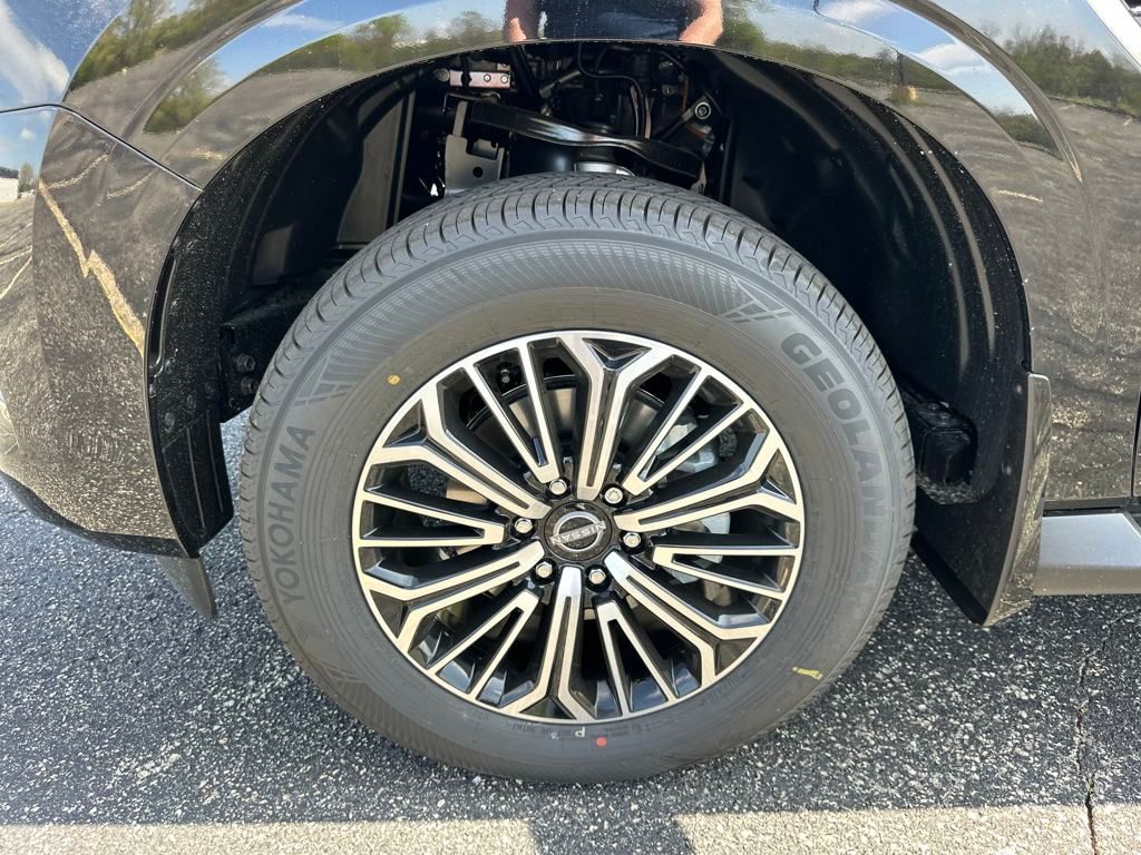 2025 Nissan Armada SL photo