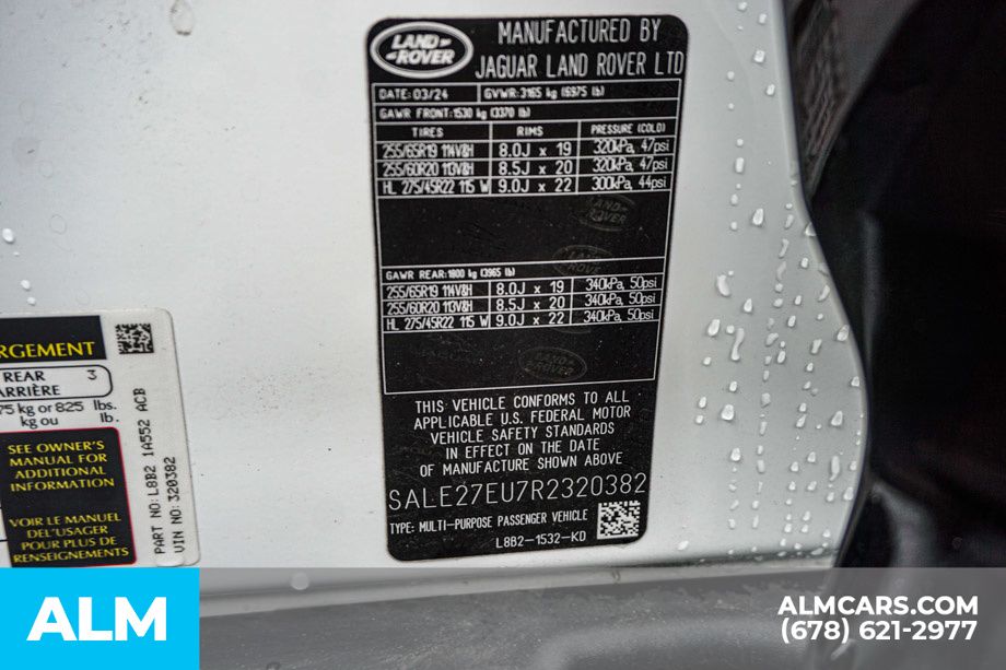Used 2024 White Land Rover X-Dynamic SE image 63
