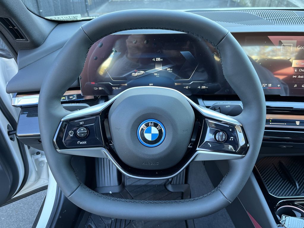 2025 BMW i5 xDrive40 14