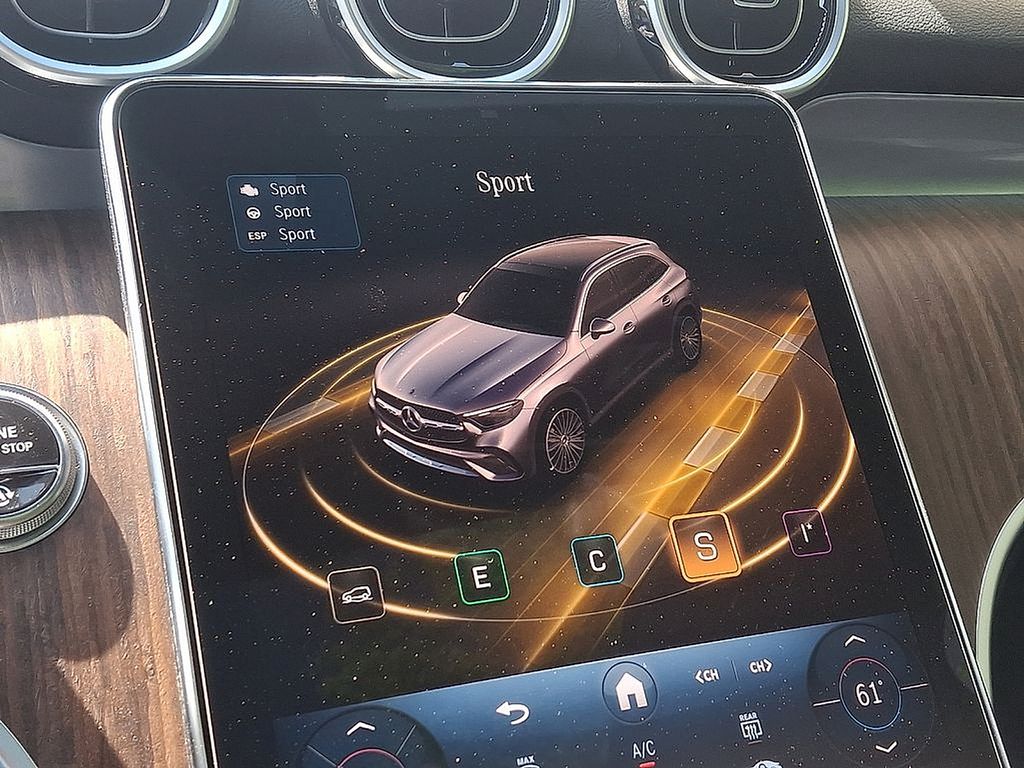 Thumbnail: 2025 Mercedes-Benz GLC - 18