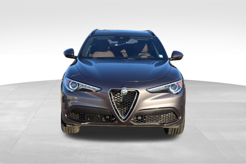 2022 Alfa Romeo Stelvio Ti 2