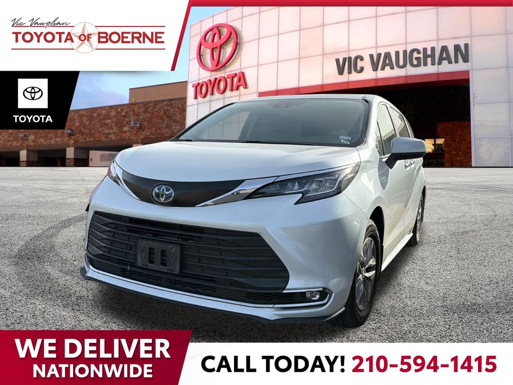 2023 Toyota Sienna XLE 7-Passenger FWD