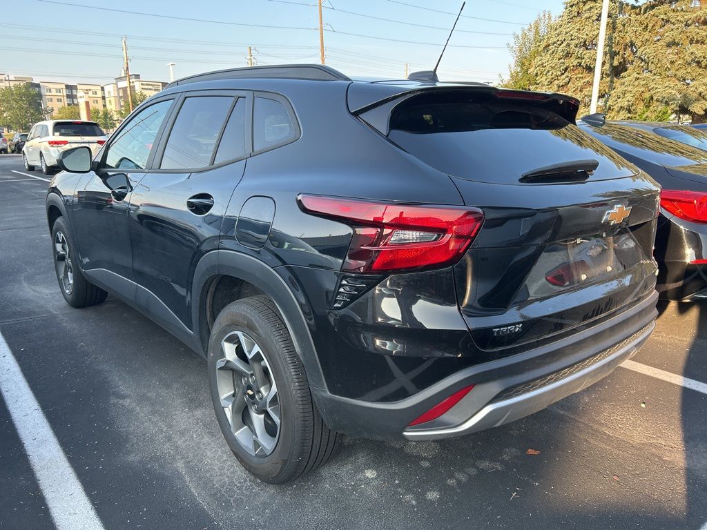 Thumbnail: 2024 Chevrolet Trax - 2