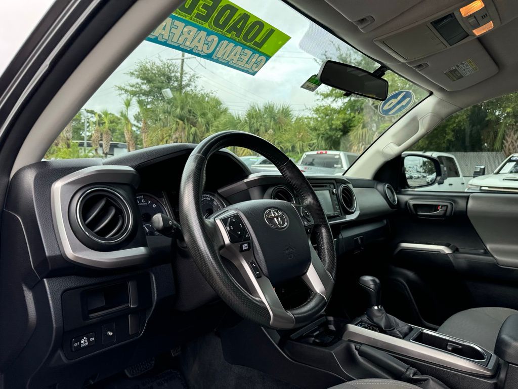 2016 Toyota Tacoma SR5 32