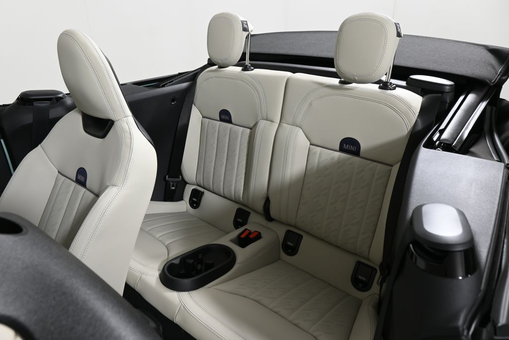 Thumbnail: 2026 MINI Cooper - 30