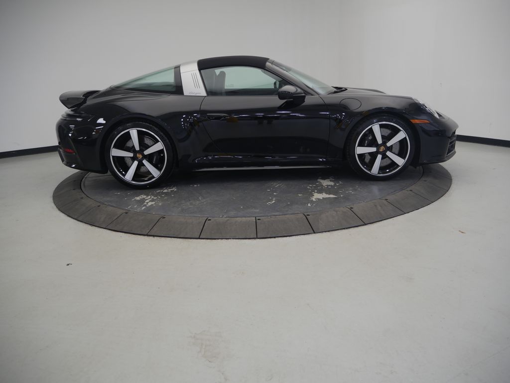 Thumbnail: 2026 Porsche 911 - 8