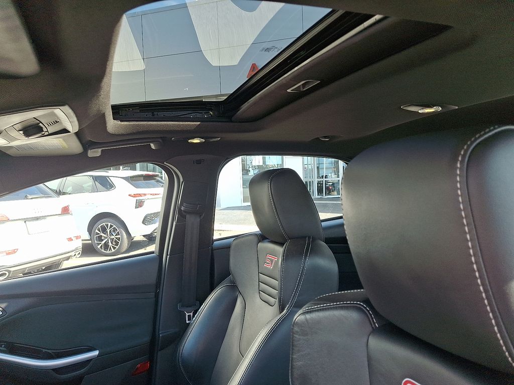 Thumbnail: 2013 Ford Focus - 14