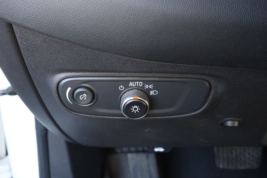 Thumbnail: 2021 Chevrolet Equinox - 18