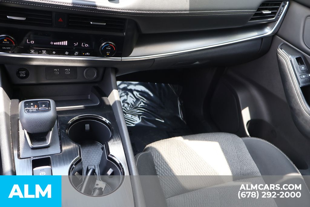 Used 2025 Gray Nissan SV image 37