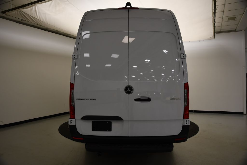 2025 Mercedes-Benz Sprinter 2500 7