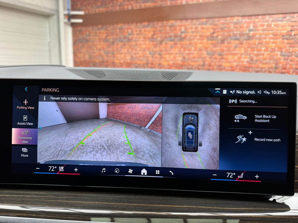 Certified Used 2025  BMW xDrive40i image 21