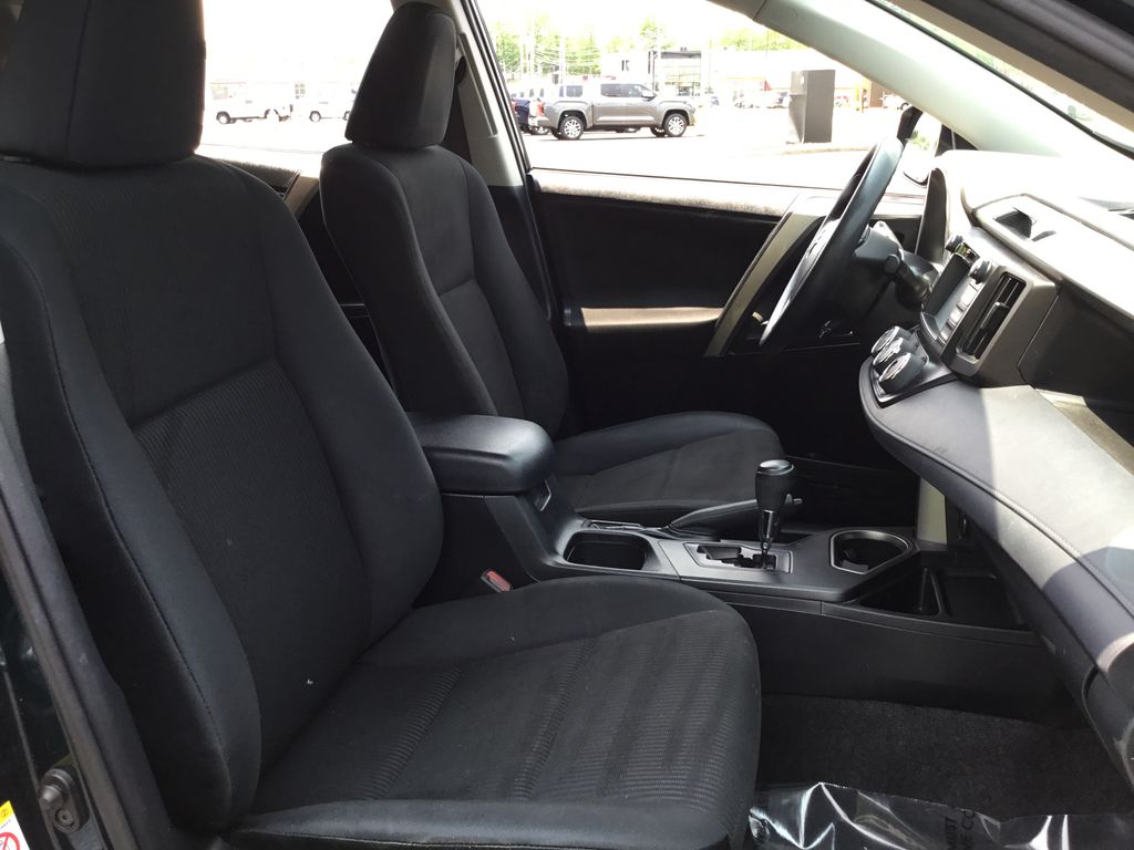 2018 Toyota RAV4 LE 10