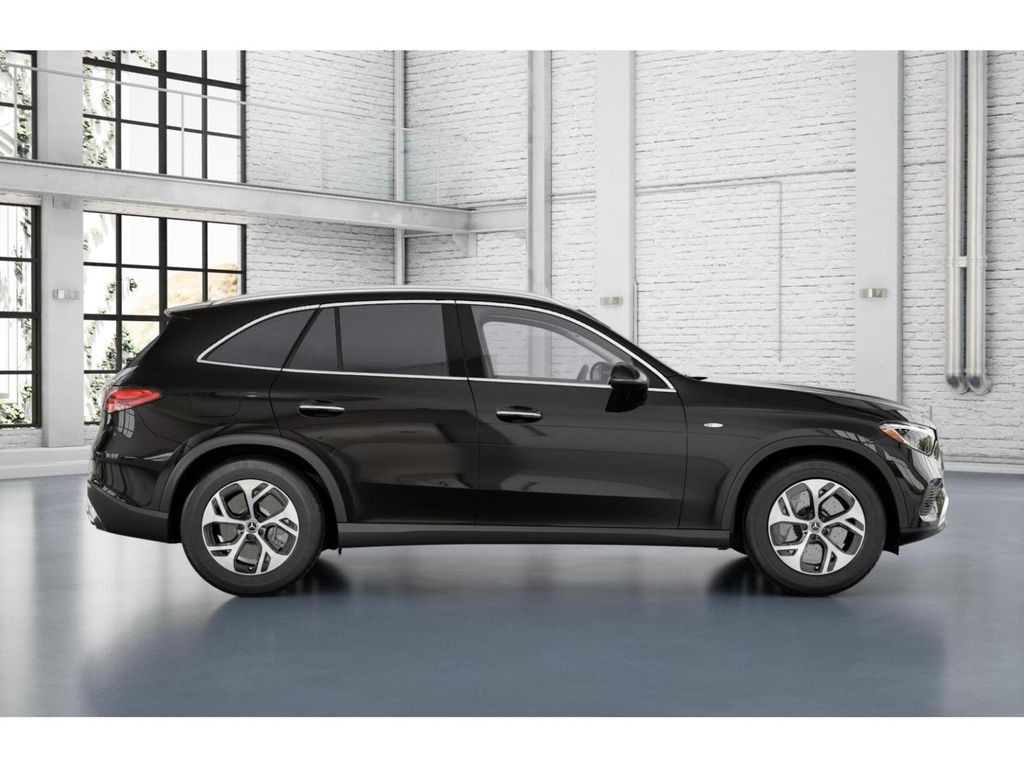 2025 Mercedes-Benz GLC 350 2