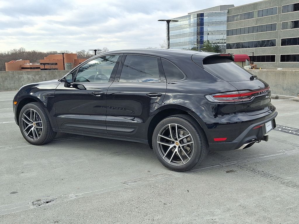 Thumbnail: 2026 Porsche Macan - 3