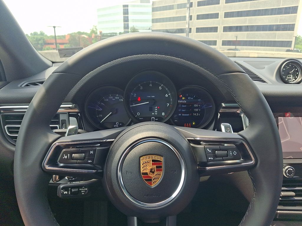 Thumbnail: 2026 Porsche Macan - 21
