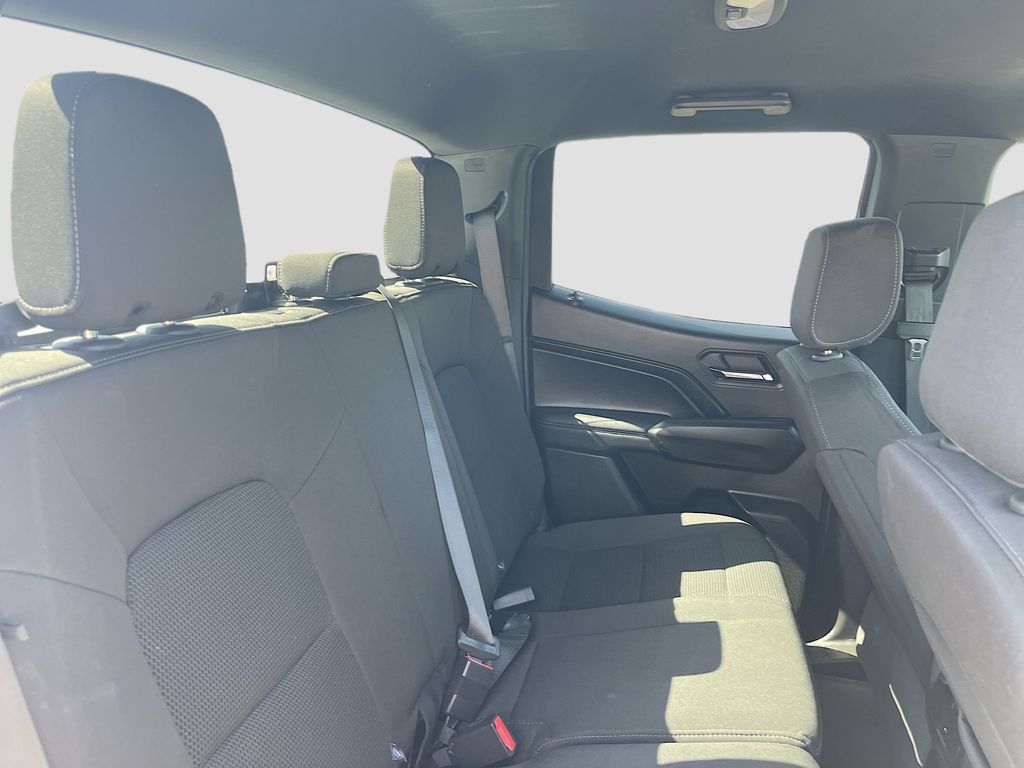 Used 2024 White GMC Elevation image 26