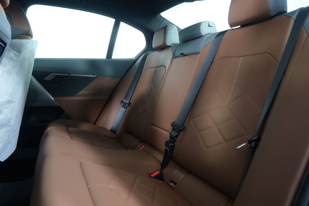 Thumbnail: 2026 BMW i5 - 14