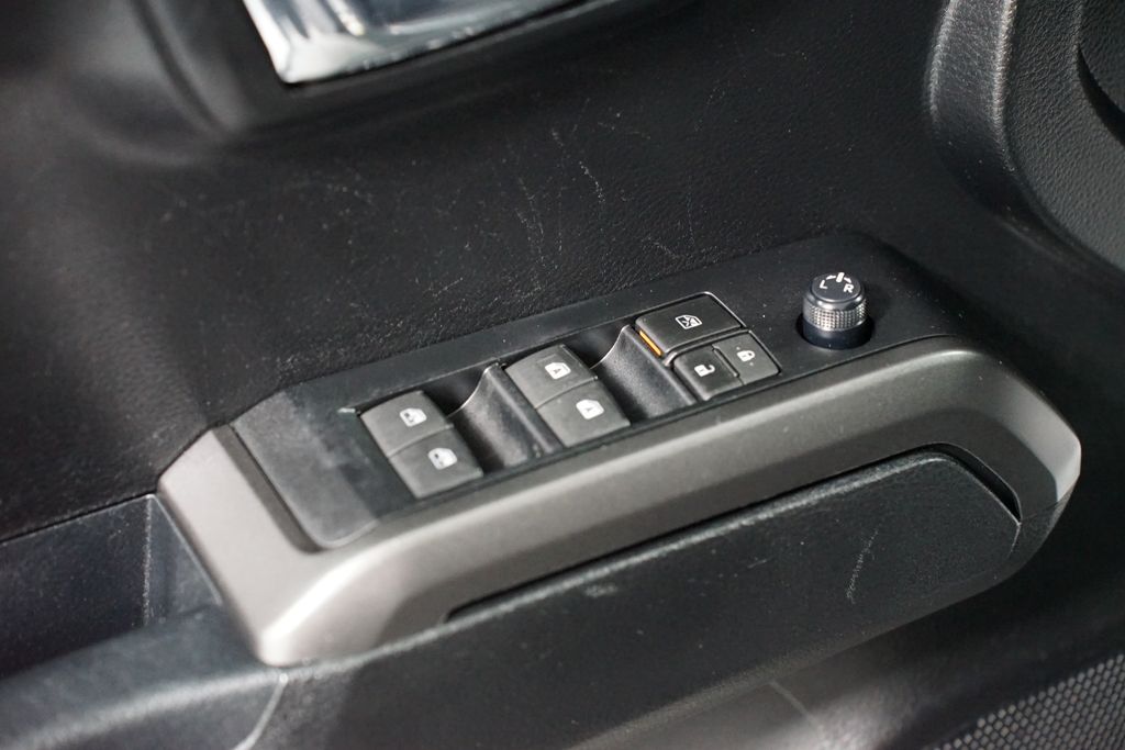 Thumbnail: 2021 Toyota Tacoma - 30