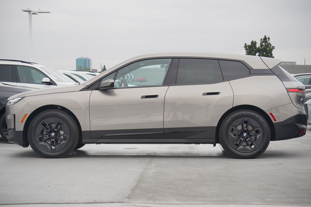 2025 BMW iX xDrive50 4