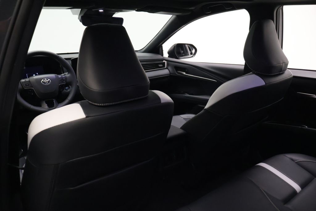 Thumbnail: 2025 Toyota Camry - 20