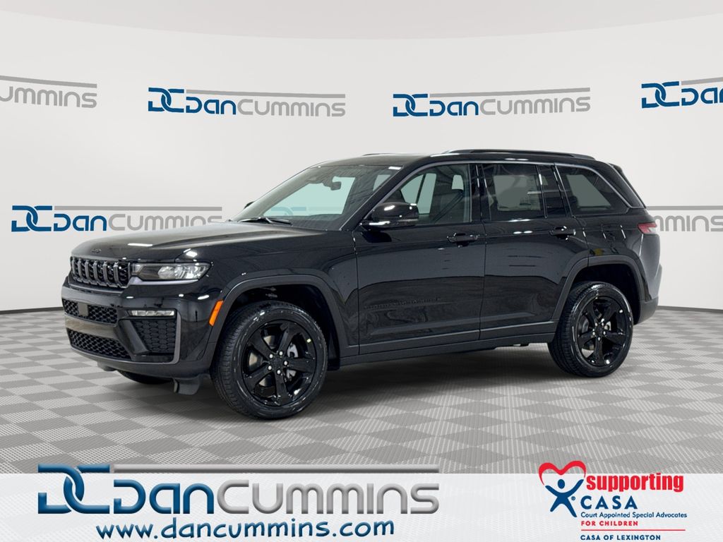 Diamond Black Crystal Pearlcoat 2026 Jeep Grand Cherokee SUV / Crossover Four-Wheel Drive 8-Speed Automatic