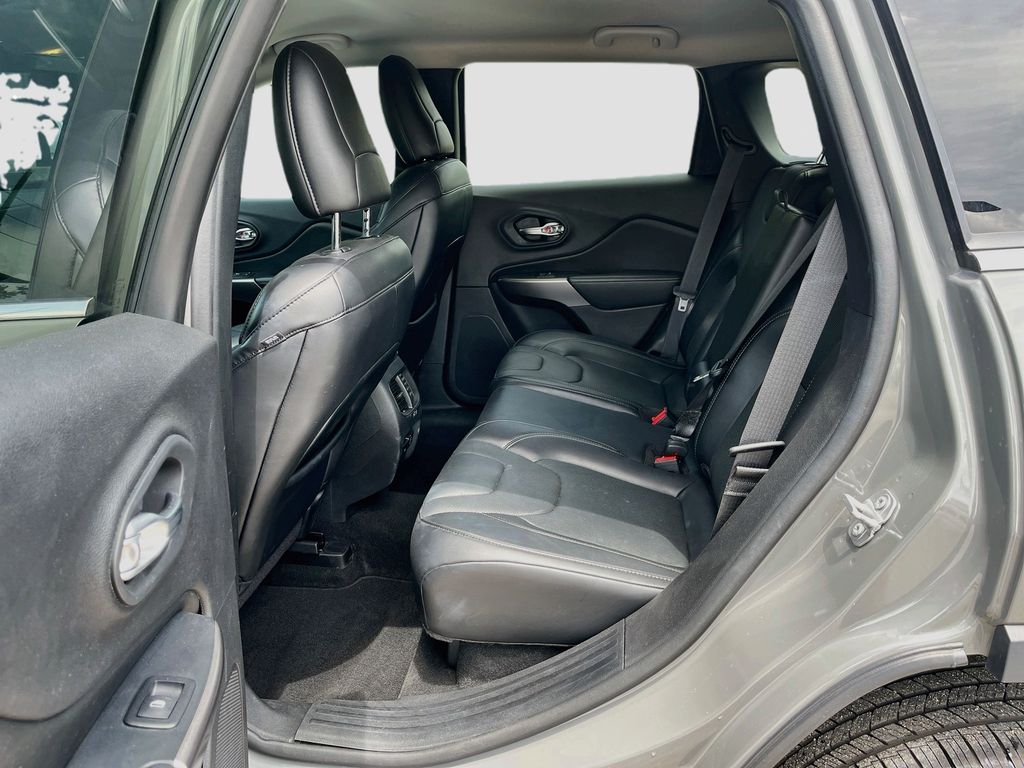 Used 2019 Gray Jeep Limited image 24