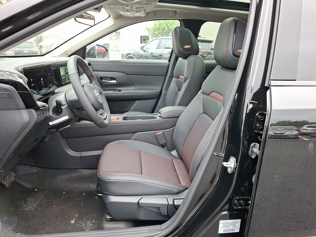 Thumbnail: 2025 Nissan Kicks - 6