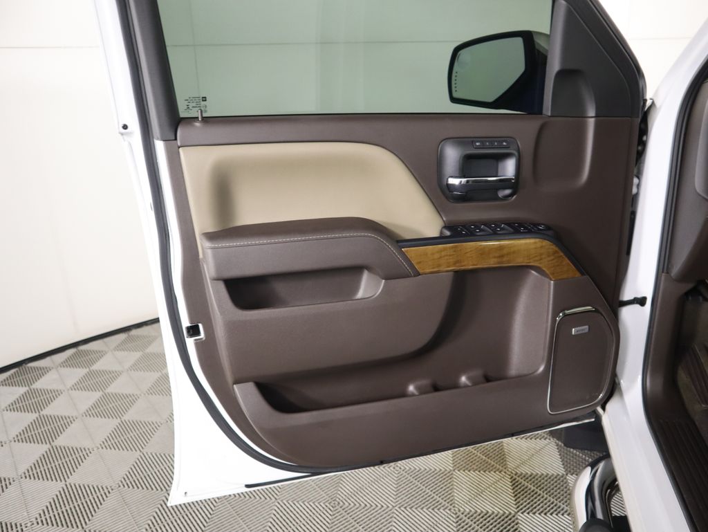 Thumbnail: 2017 Chevrolet Silverado 1500 - 24