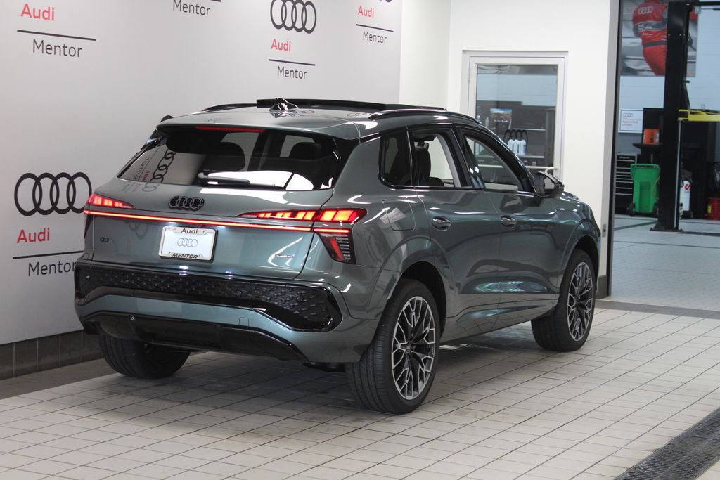 Thumbnail: 2026 Audi Q3 - 6