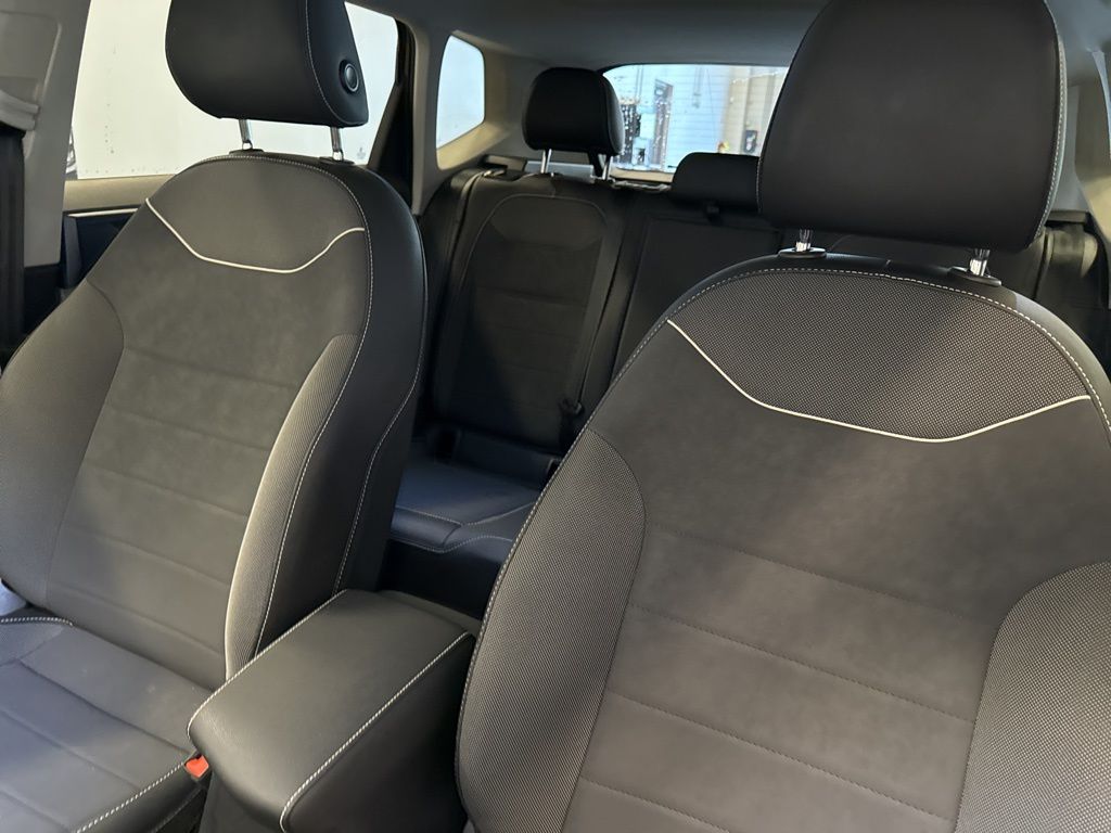 2024 Volkswagen Taos SE photo 17