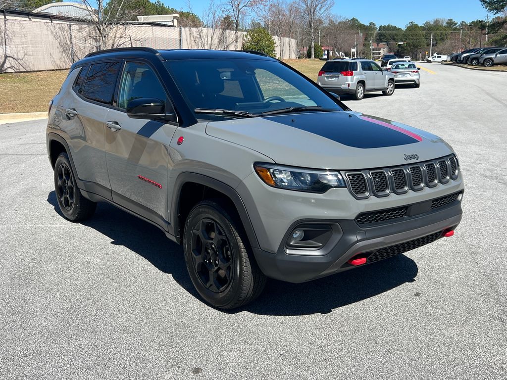 2024 Jeep Compass Trailhawk photo 3