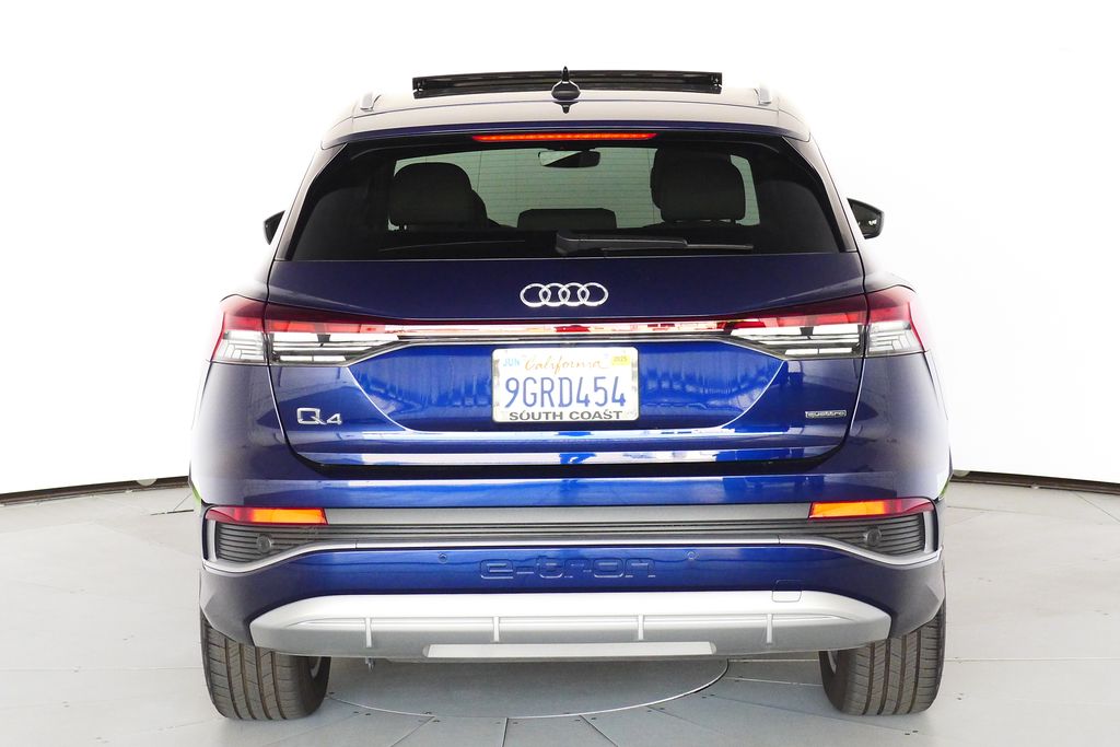 Thumbnail: 2023 Audi Q4 e-tron - 8