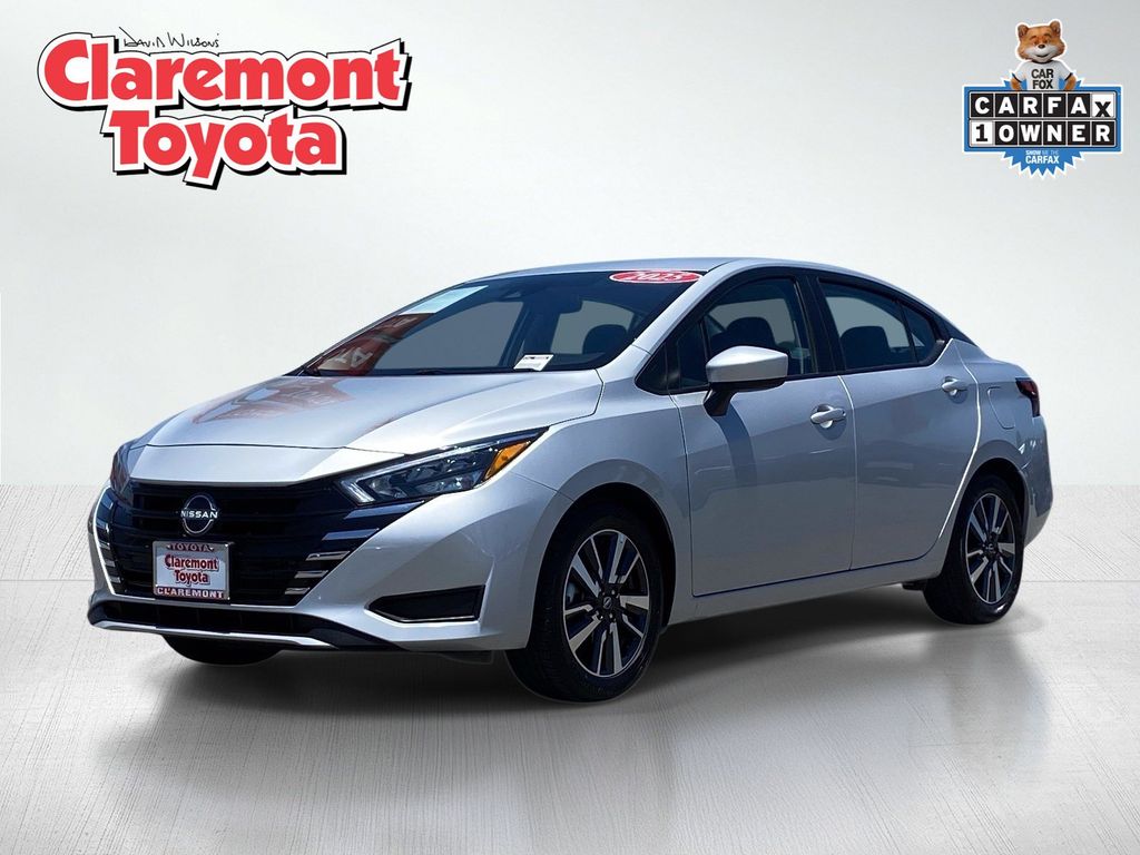 Brilliant Silver Metallic 2025 Nissan Versa SV FWD Sedan Front-Wheel Drive Continuously Variable Transmission
