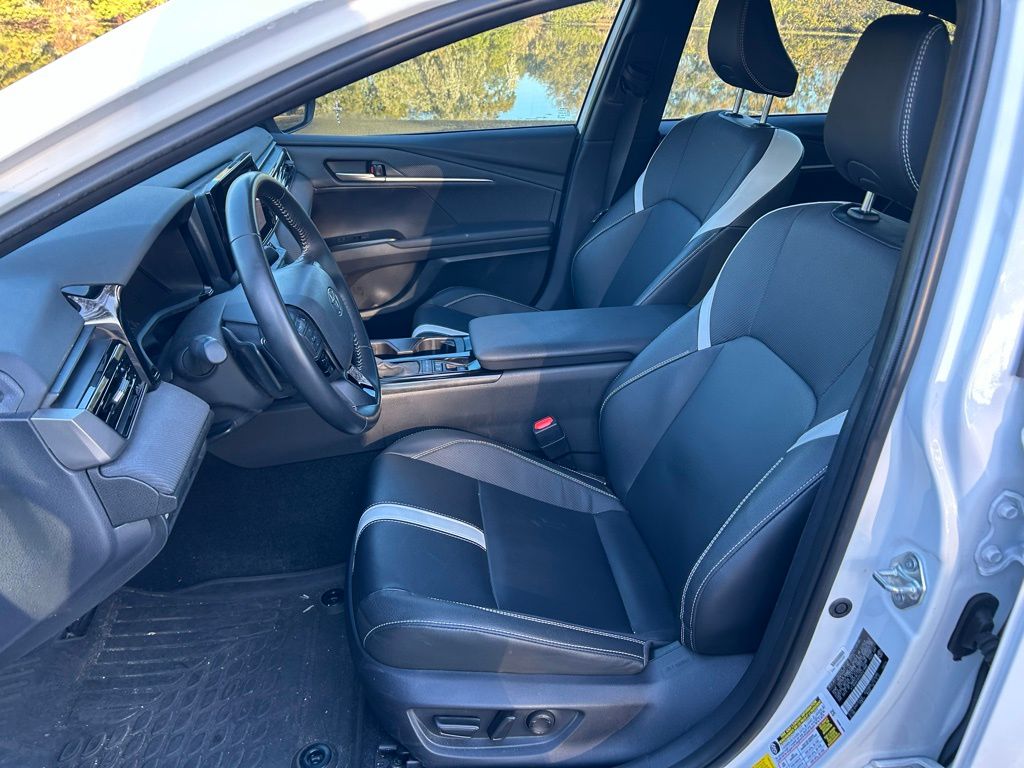 Thumbnail: 2025 Toyota Camry - 14