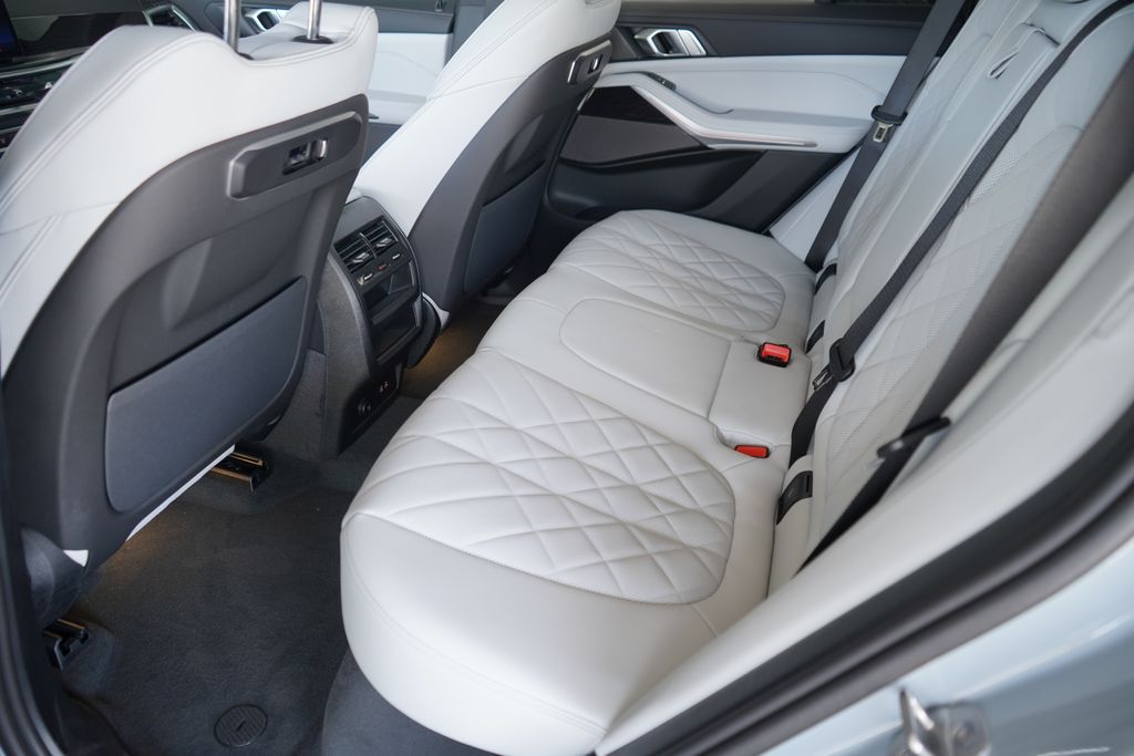 Thumbnail: 2026 BMW X5 - 19