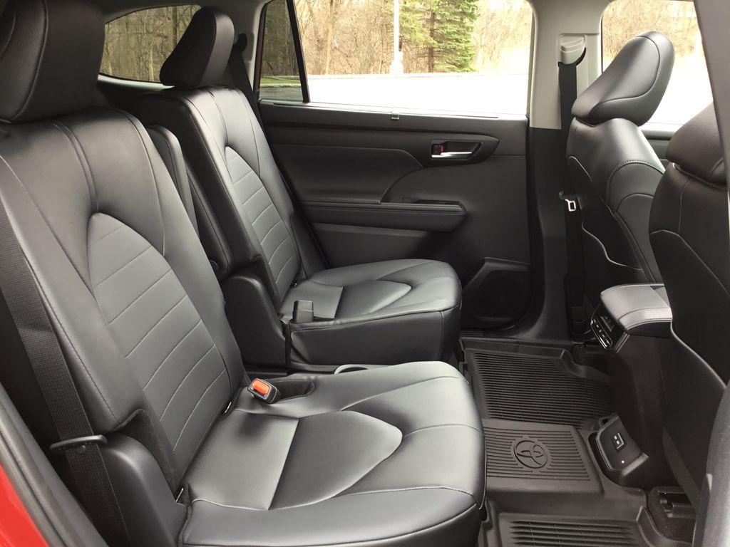 Thumbnail: 2026 Toyota Highlander - 15