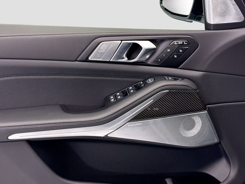 Thumbnail: 2027 BMW X7 - 22