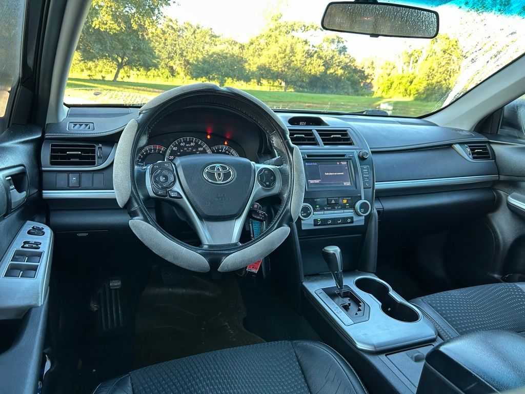 Thumbnail: 2014 Toyota Camry - 12