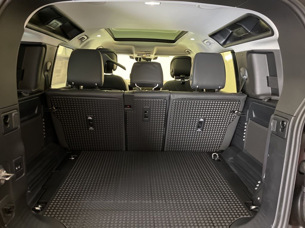 Thumbnail: 2026 Land Rover Defender - 26