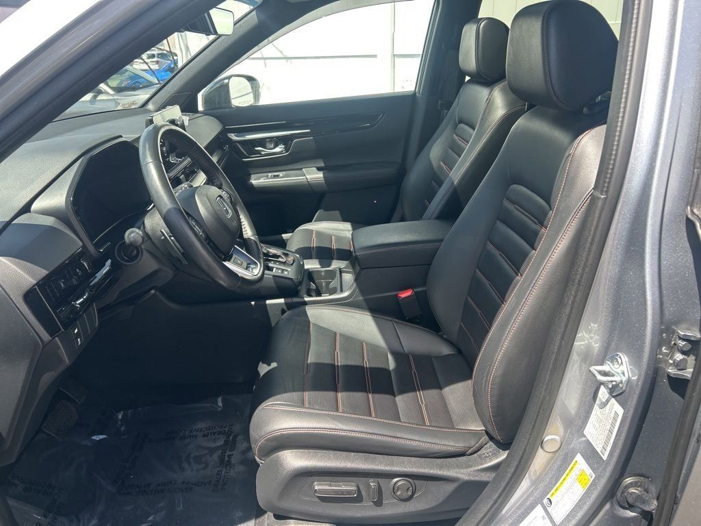 View vehicle photo 5