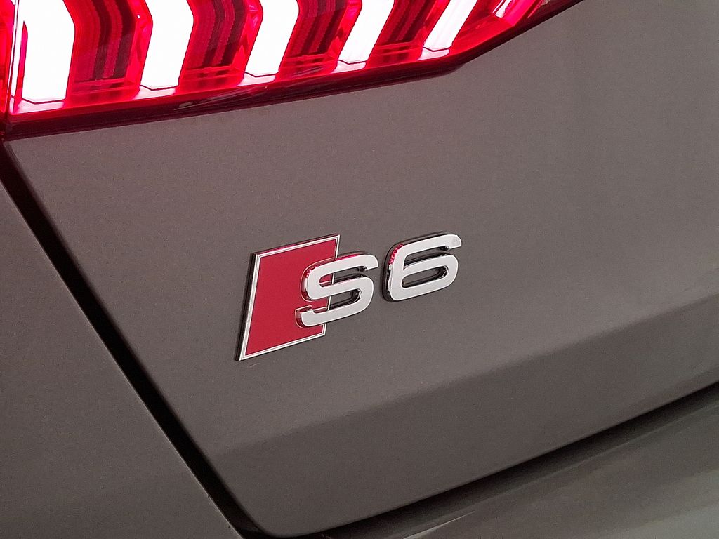2025 Audi S6  17