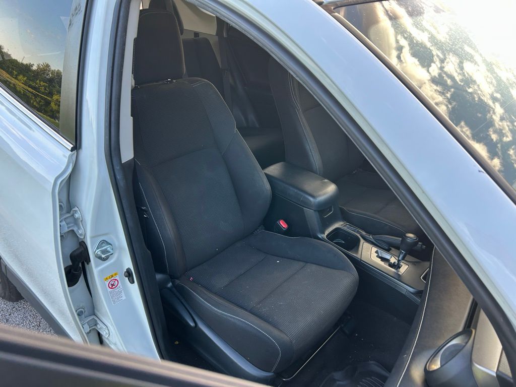 Thumbnail: 2018 Toyota RAV4 - 14