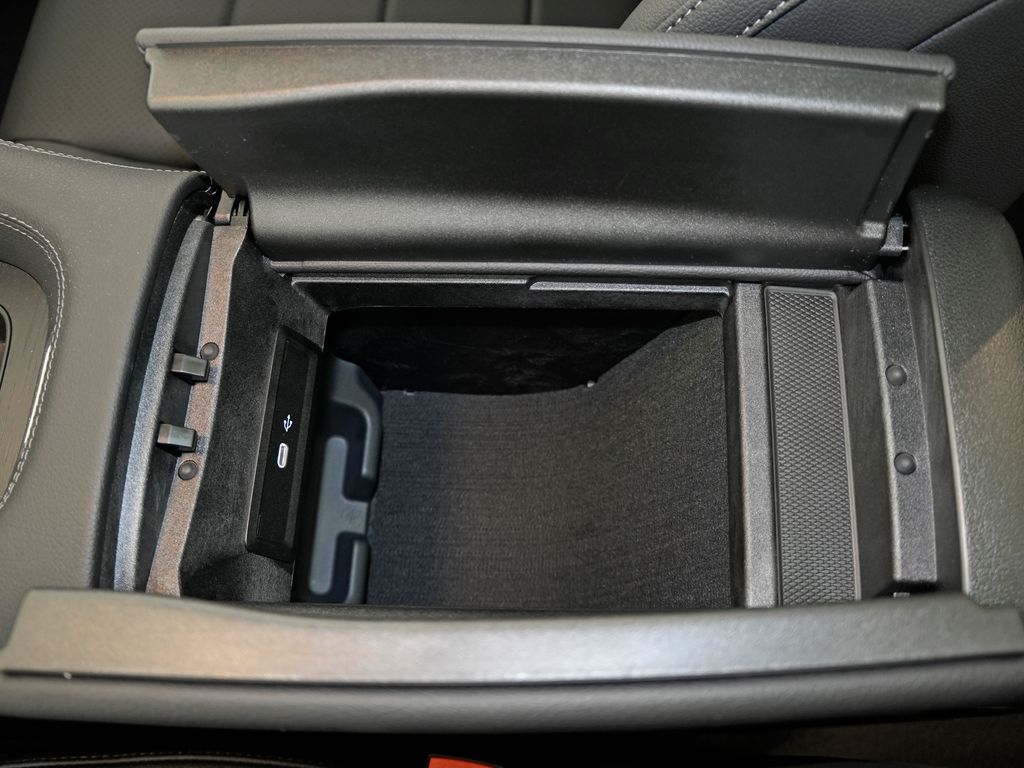 new 2026 Mercedes-Benz GLE car, priced at $80,250