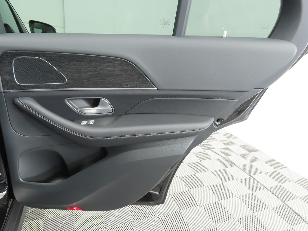 Thumbnail: 2026 Mercedes-Benz GLE - 27