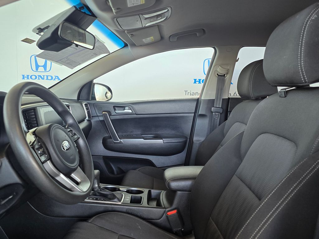 Thumbnail: 2022 Kia Sportage - 9