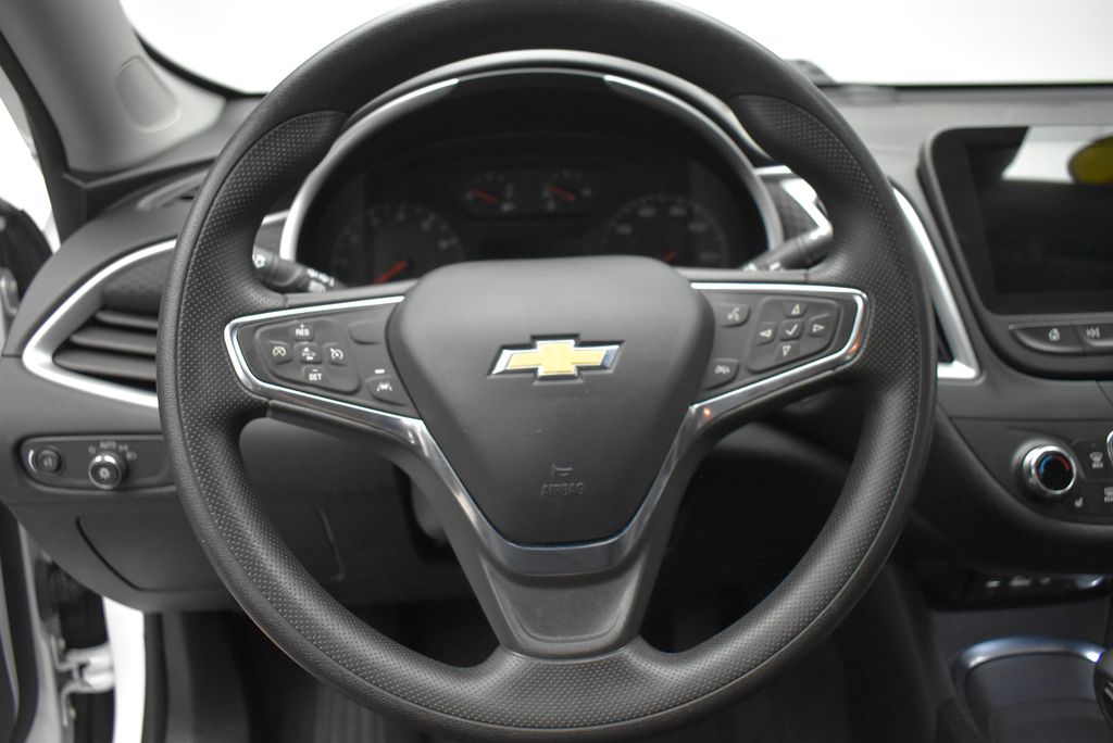 Thumbnail: 2024 Chevrolet Malibu - 16